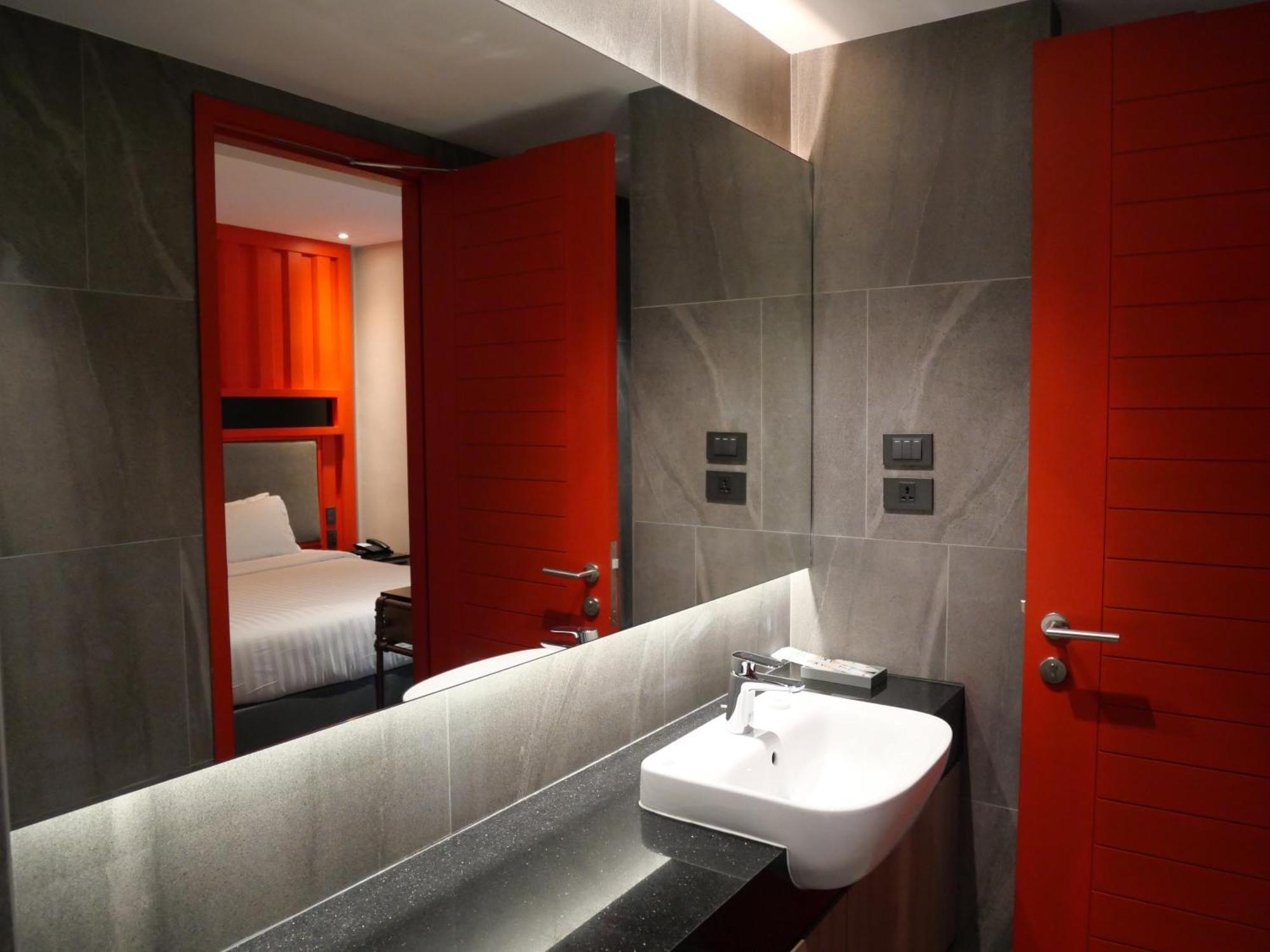 T2 The Portal Sukhumvit 호텔 방콕 외부 사진