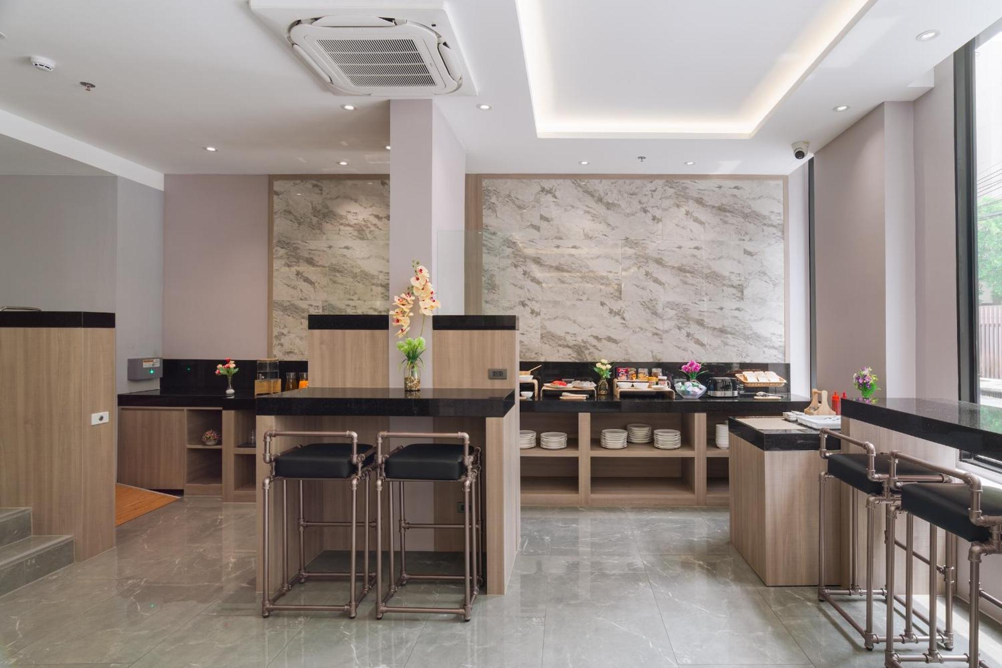 T2 The Portal Sukhumvit 호텔 방콕 외부 사진