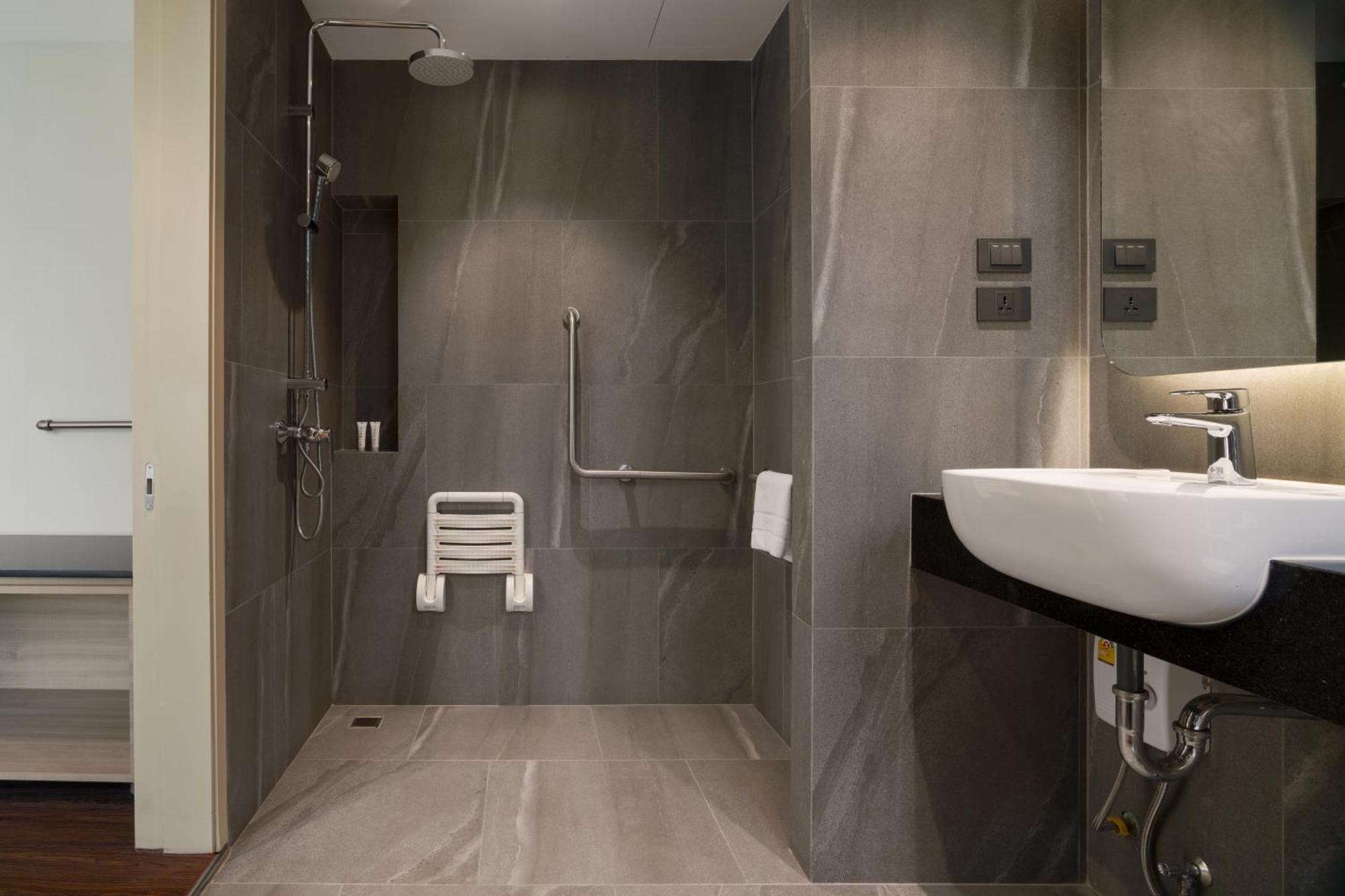 T2 The Portal Sukhumvit 호텔 방콕 외부 사진